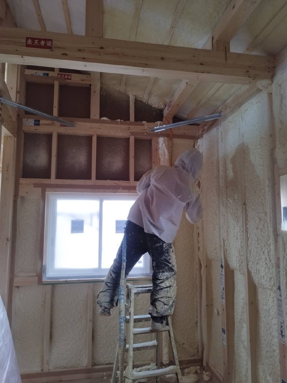 吹き付け断熱工事👷‍♀️