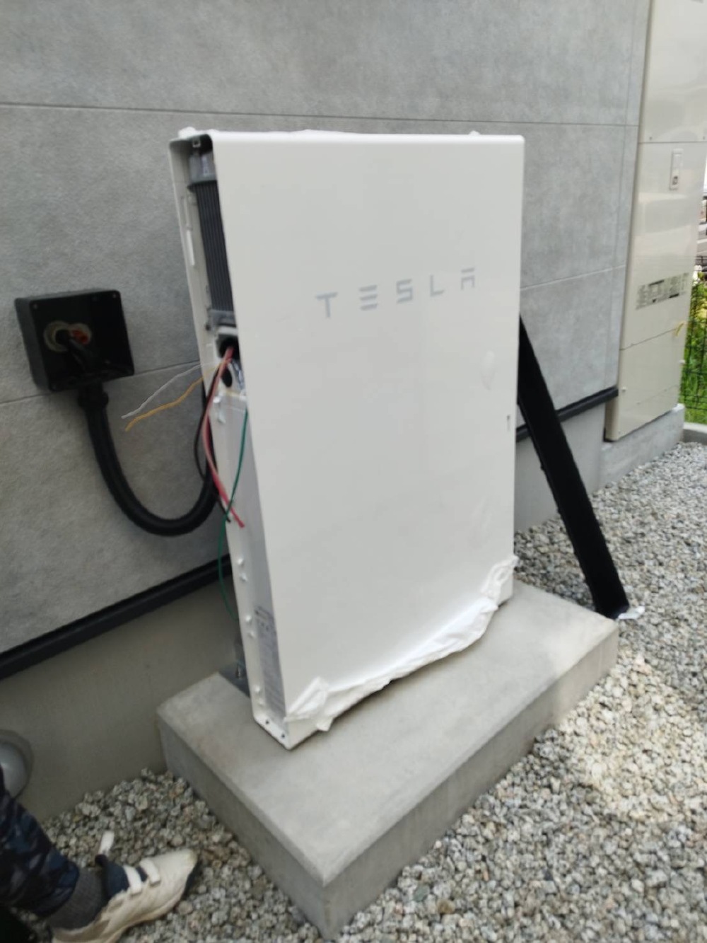 テスラ設置