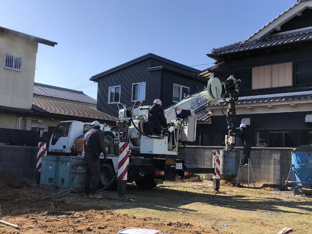 地盤補強工事開始しました！