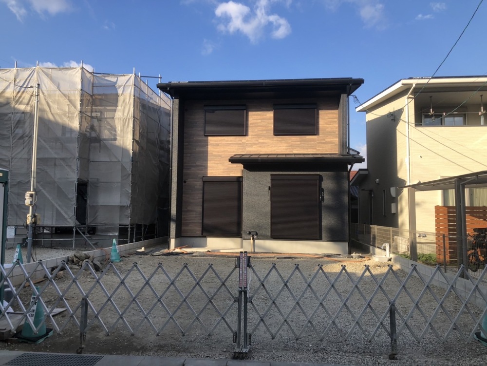 玄関ドアの取り付け