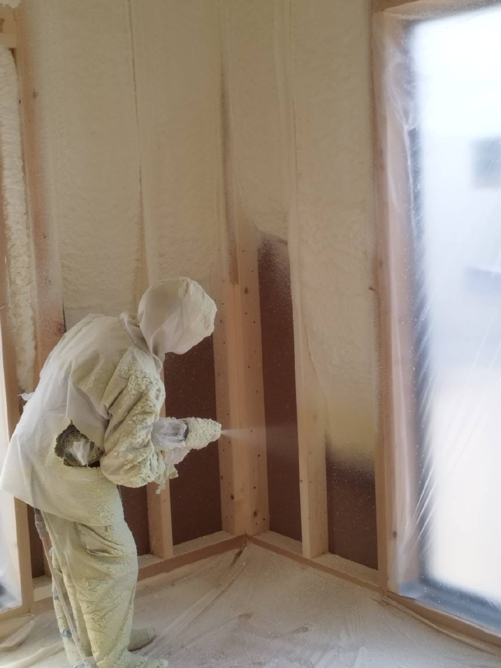 吹き付け断熱工事